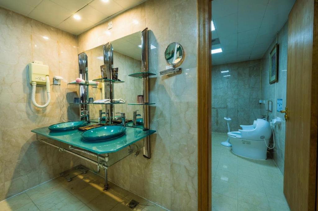 Qingdao Royal Garden Hotel Екстер'єр фото