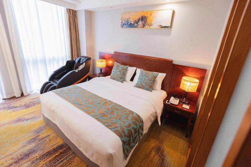 Qingdao Royal Garden Hotel Екстер'єр фото