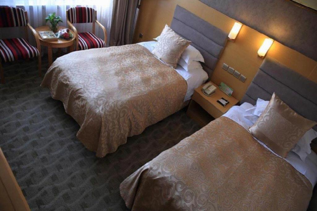 Qingdao Royal Garden Hotel Екстер'єр фото